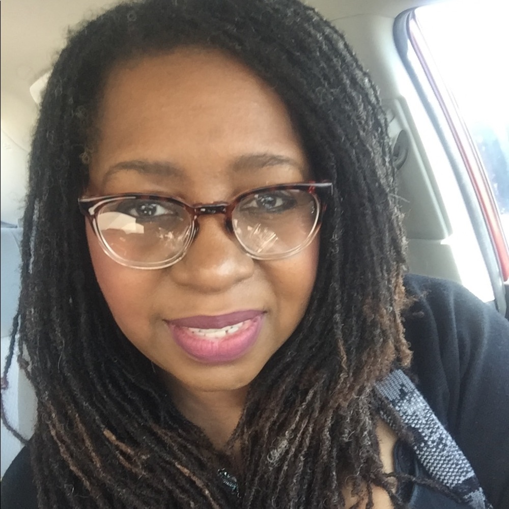 Meet your Posher, Raenita